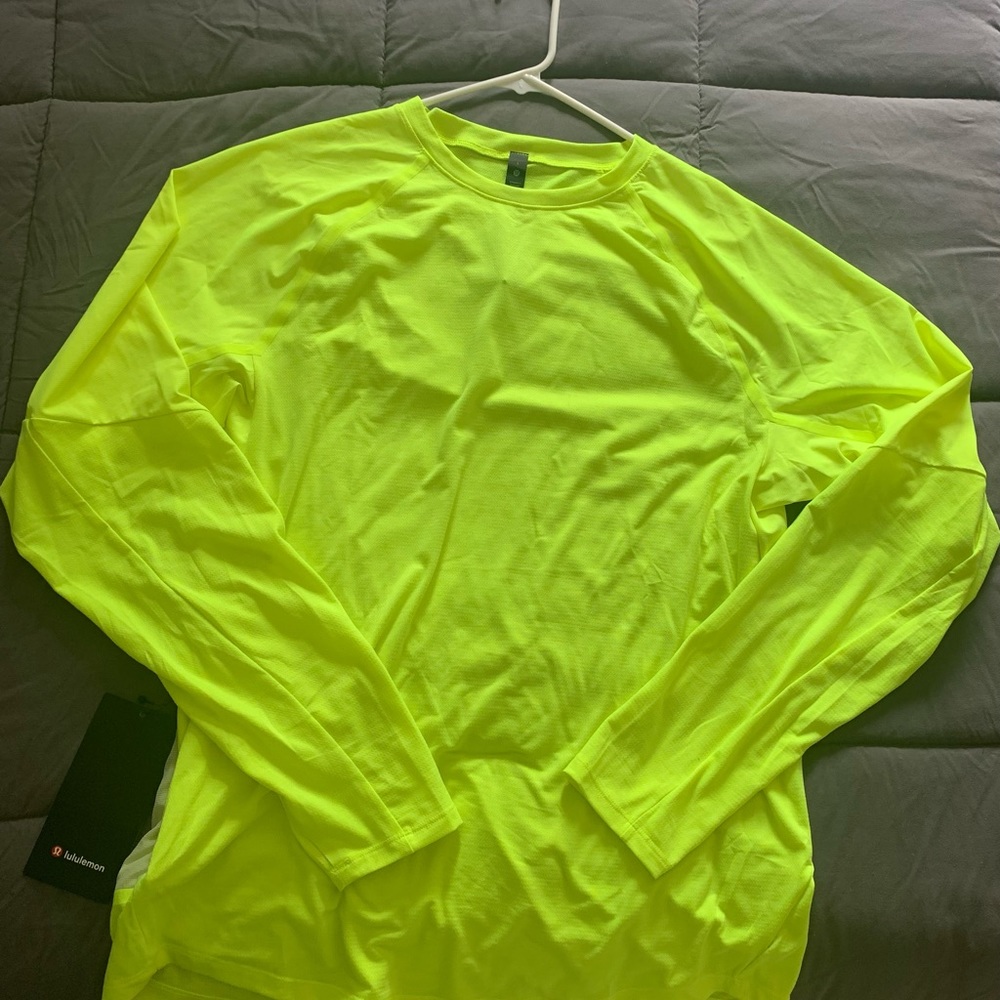 Lululemon Men’s Ventilated long Sleeve Hiking Shirt (NWT)